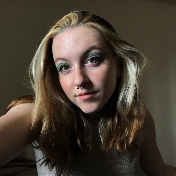 Meet your Posher, Ericka - Picture 1 of 1